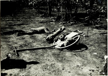 15cm Luftminenwerfer M15 System ME mit Volltreffer. (BildID 15587623)