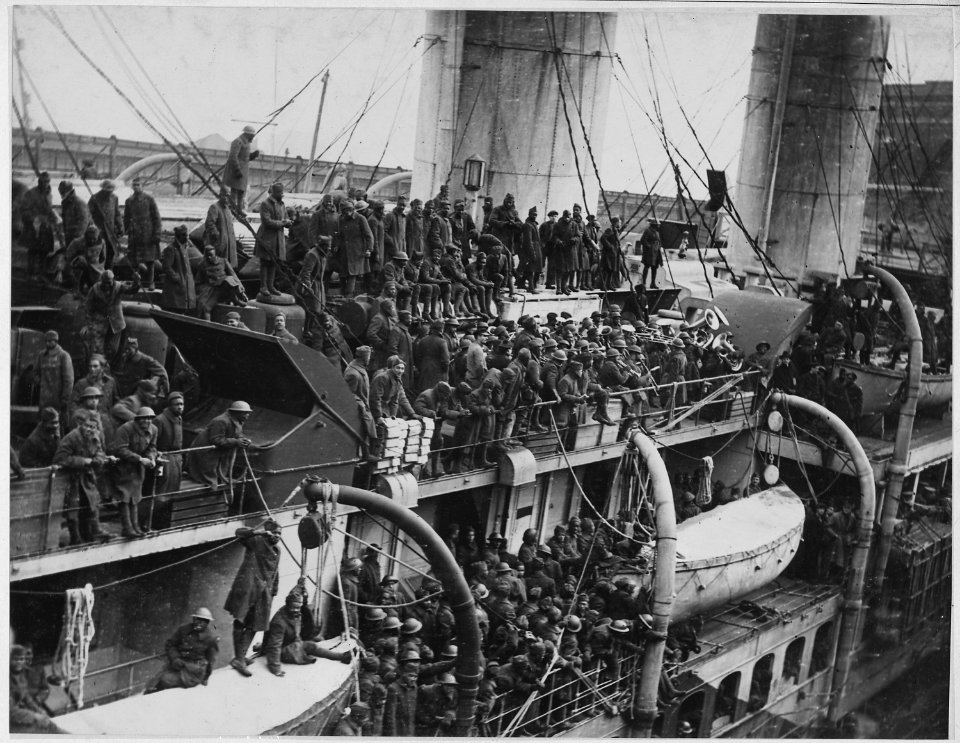 15th Infantry fighters home with War Crosses. French liner La France arrives with 15th Infantry . . . - NARA - 533549