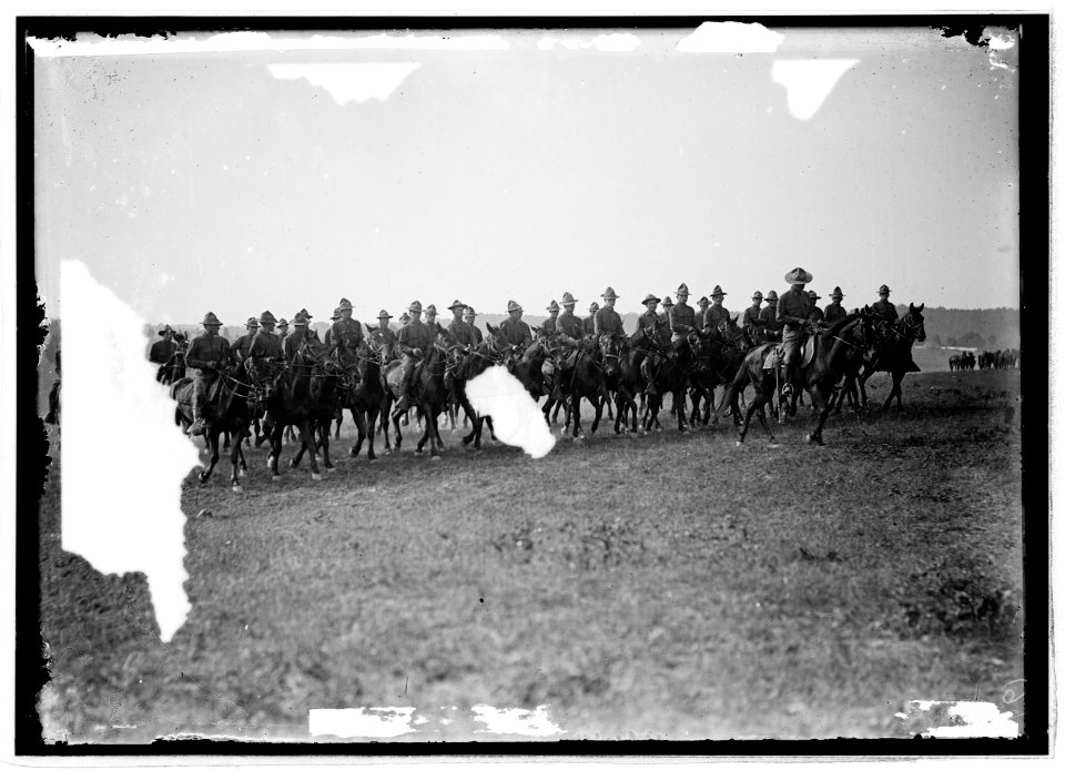 15th U.S. Calvary at drill, 1913 LCCN2016851124
