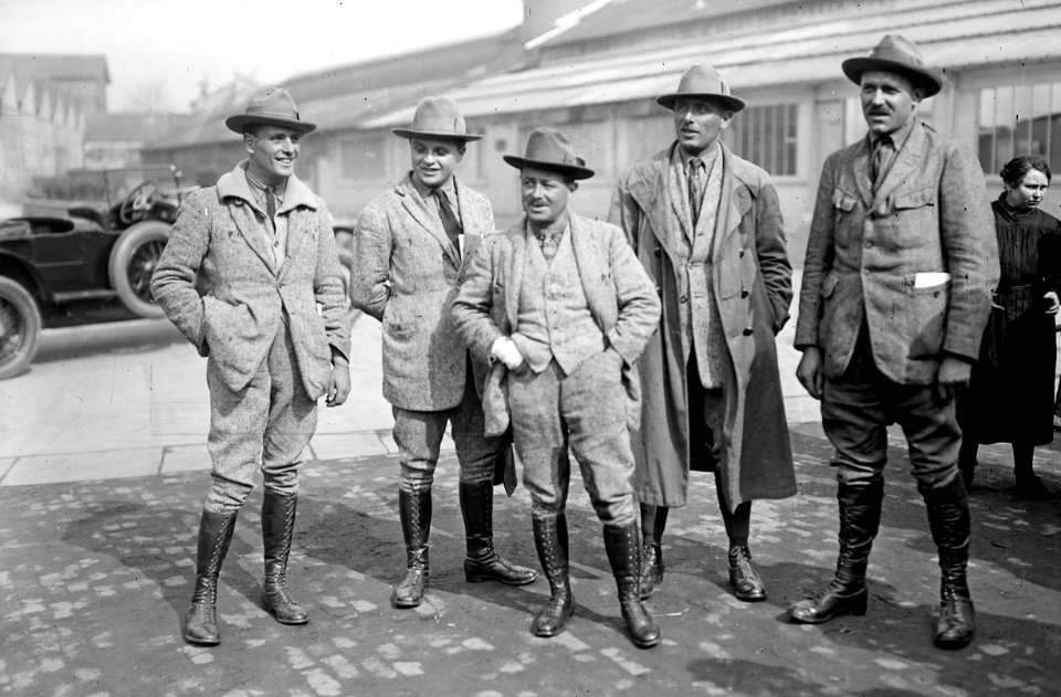 16-3-23, usines Citroën, retour de la mission Haardt Audouin-Dubreuil (mission transsaharienne, membres de la mission)