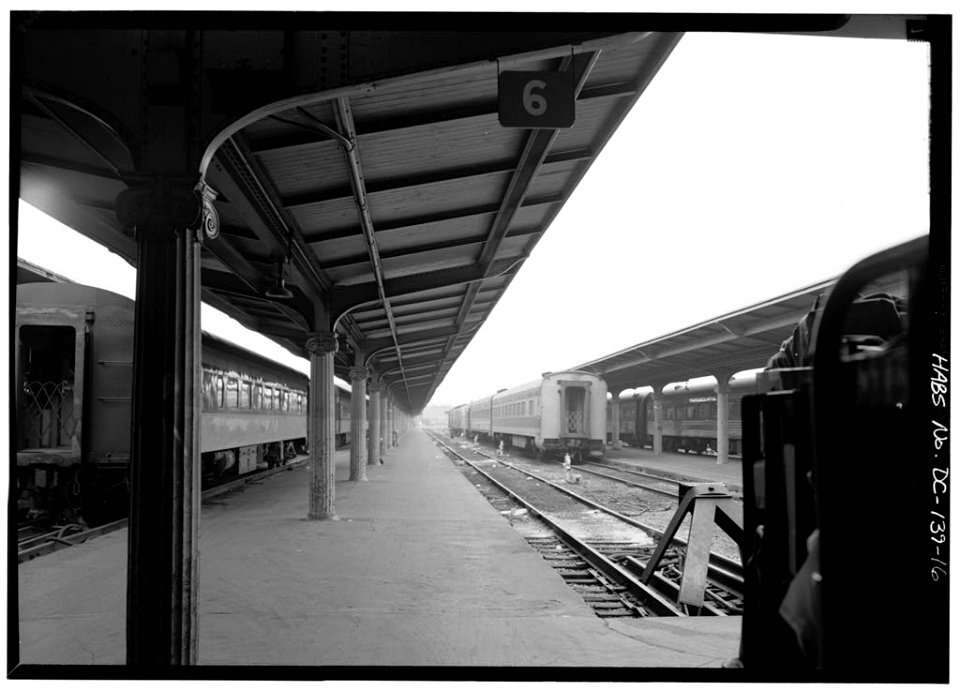 16. DETAIL, TRAIN SHEDS - Union Station030025pv