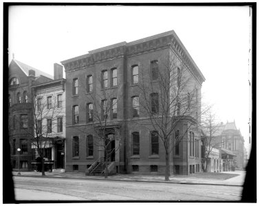 1600 block of H Street, N.W., Washington, D.C., showing Handicraft School, at left, 1622 H Street, and American Red Cross building at right, 1624 H Street, with 17th Street corner leading to LOC hec.13522