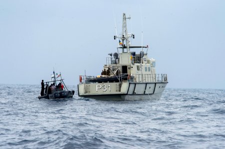 160202-N-TC720-120 (24761207216)