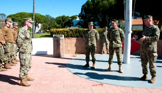 160216-N-MW990-010 (24994533701)