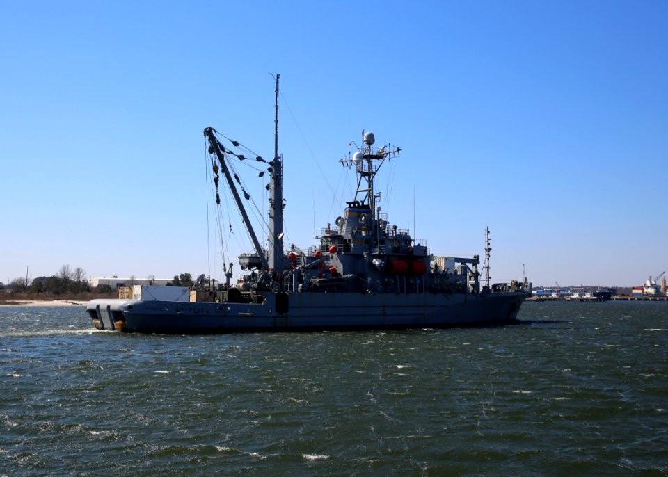 160229-N-OH262-921 (25553460385)