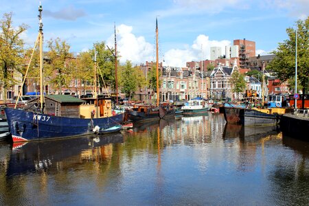 Canal netherlands houses photo