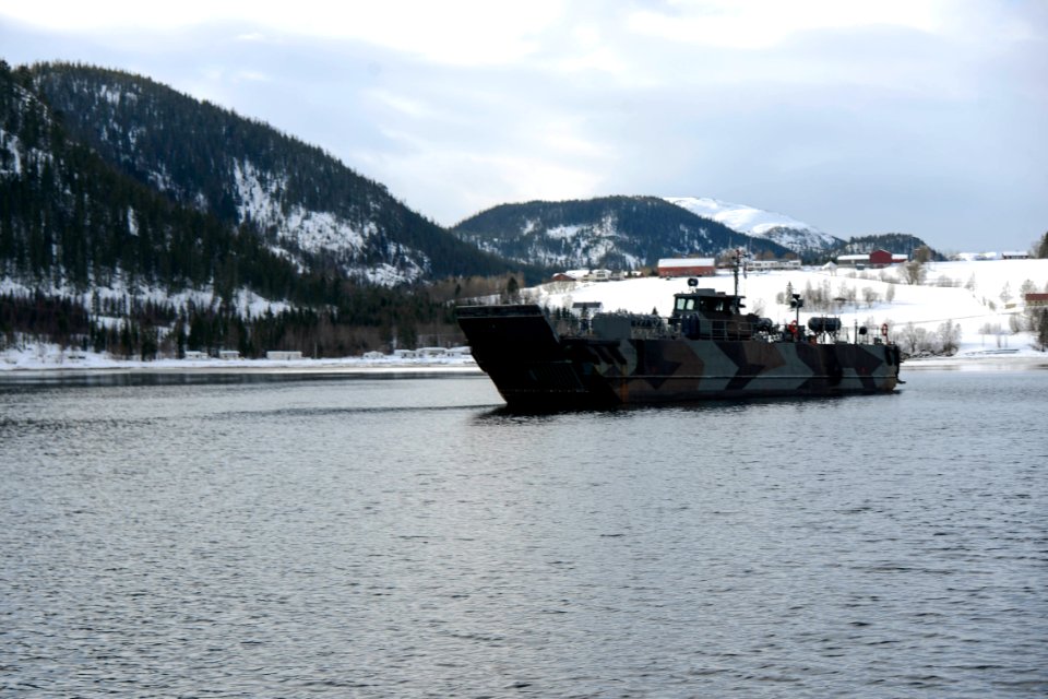 160305-N-AH771-070 (25516516211)