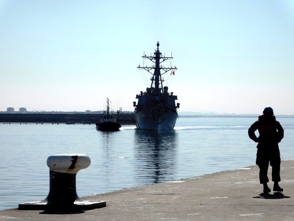 160313-N-MG056-002 (25483402140)