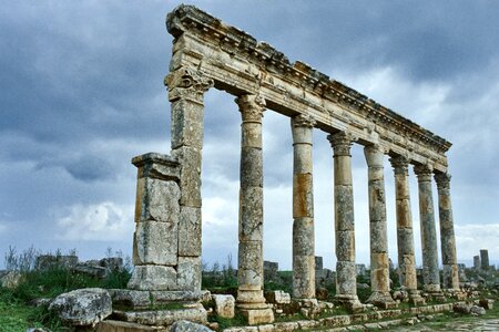 Ruins historically colonnade