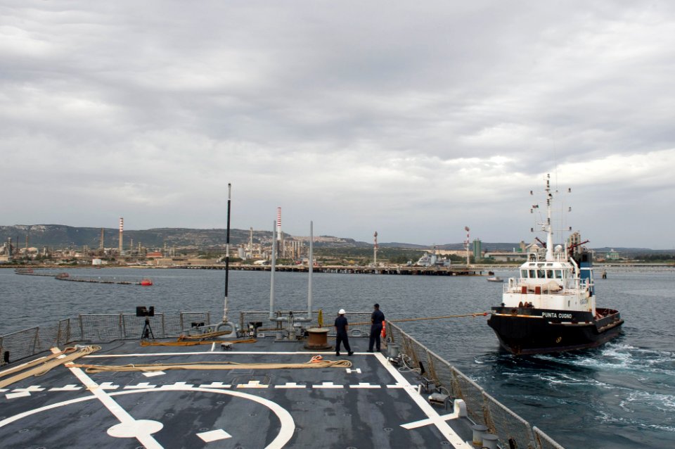160601-N-FQ994-094 (27410693505)