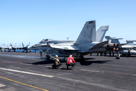 160606-N-DZ642-019 (27484759676)