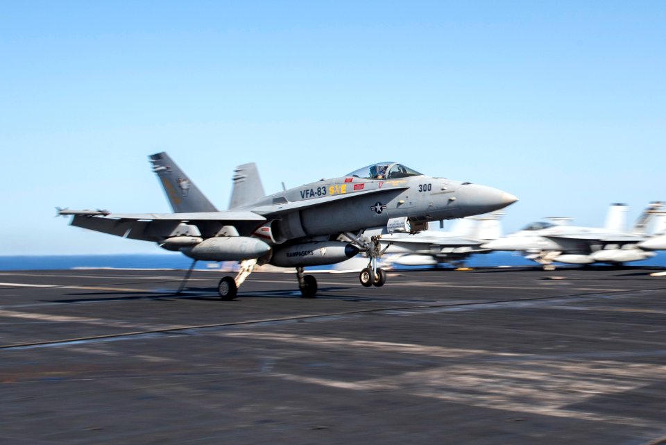 160606-N-DZ642-180 (27420379112)