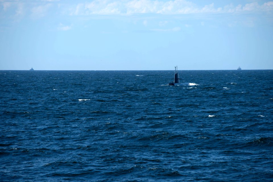 160607-N-KP948-011 (27455857851)