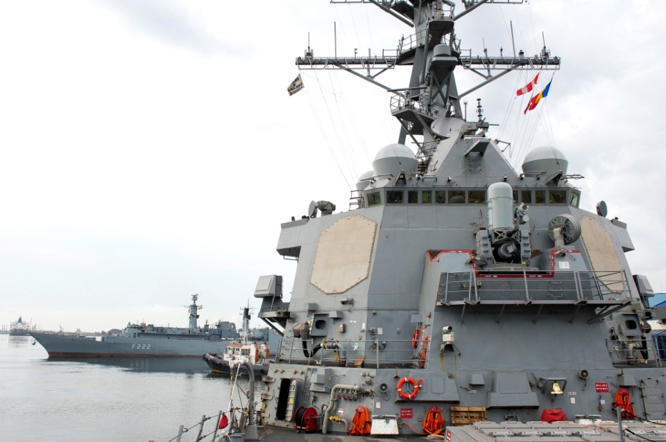 160613-N-FQ994-022 (27643421985)