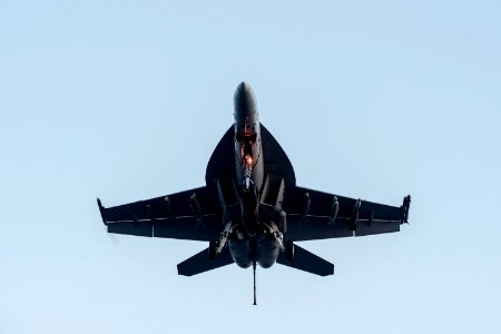 160613-N-NU281-046 (27613136211)