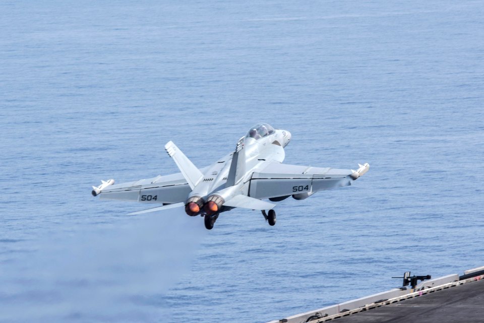 160614-N-DZ642-038 (27409219430)