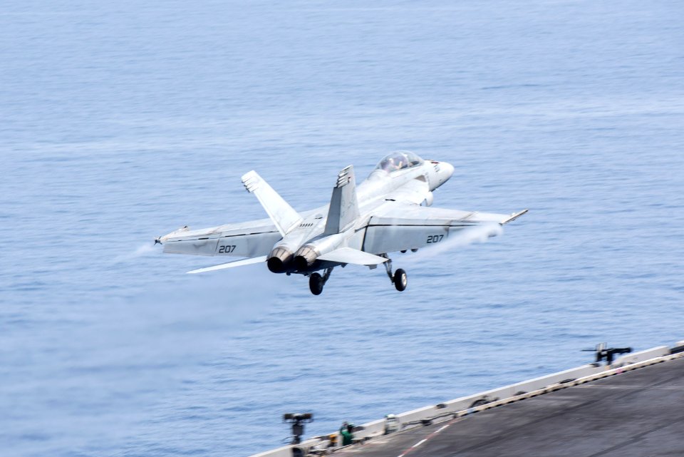 160614-N-DZ642-070 (27075412074)