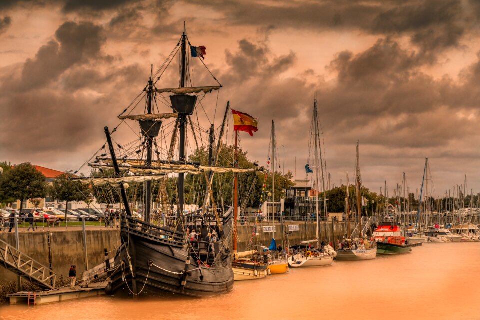 Transport old rigs sailing