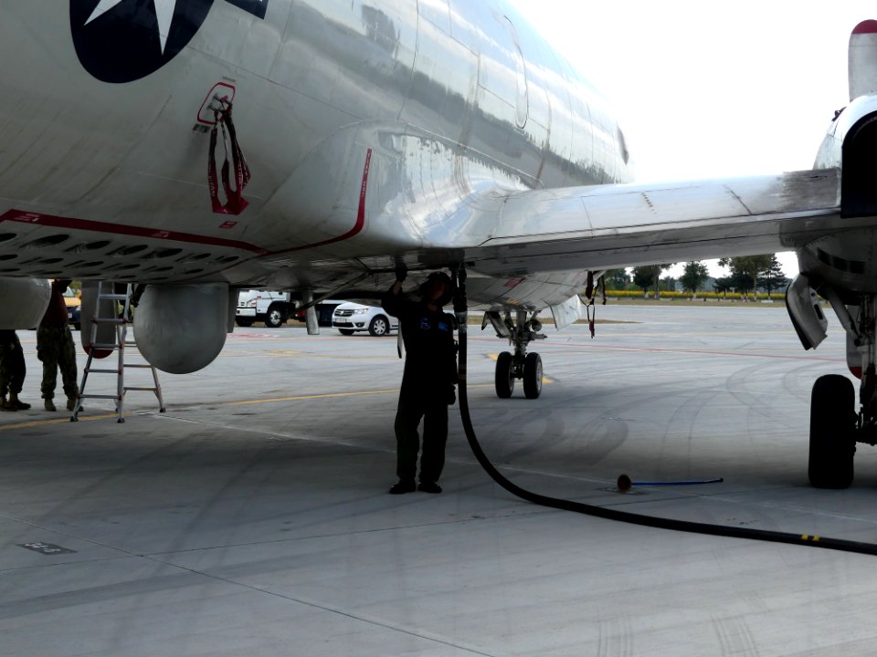 160722-N-KS227-021 (28557313850)