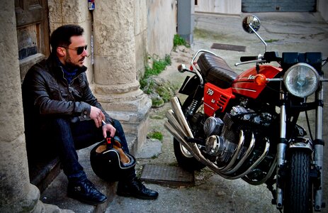 Six moto motorcycles photo