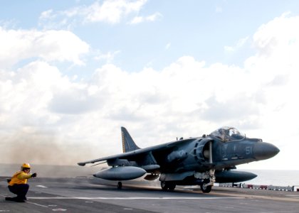 161012-N-JW440-086 (30385431965)