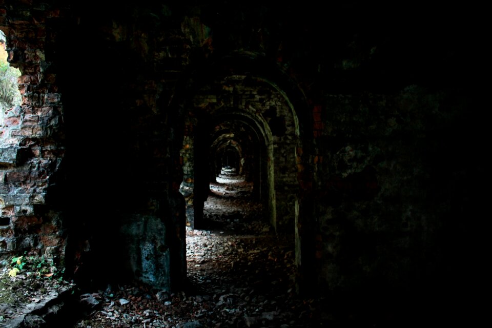 Tunnel rock black rock