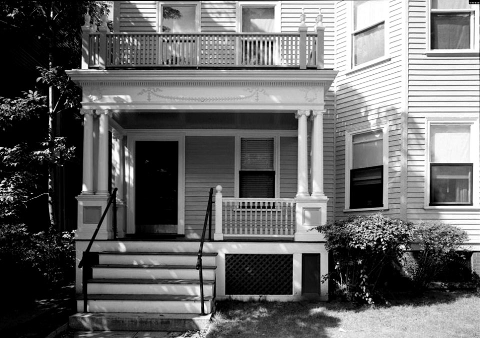 1667 Cambridge Street (Cambridge, Massachusetts) - 079998pv