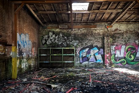 Pforphoto old decay