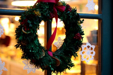 Wreath window glass