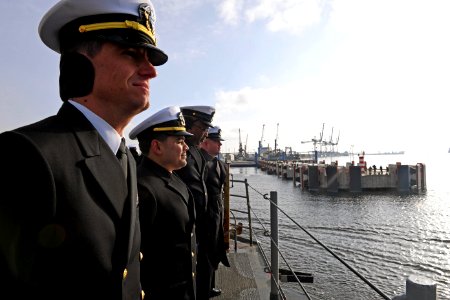 170206-N-VK873-185 (32746694695)