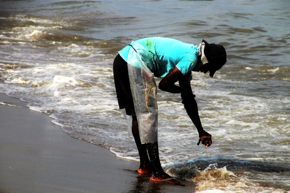 The waves indian ocean sri lanka