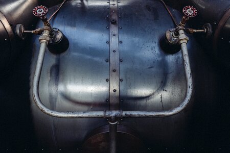Valve steam pressure