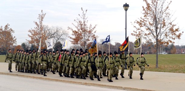 171114-N-IK959-758 - Recruits at Great Lakes