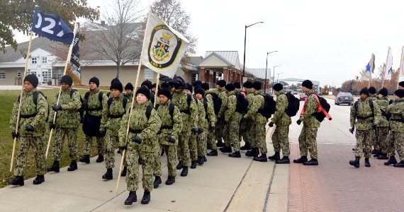 171114-N-IK959-762 - Recruits at Great Lakes