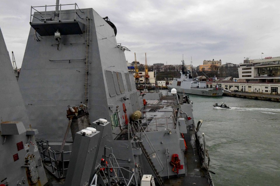 171202-N-GX781-047 (38826373951)
