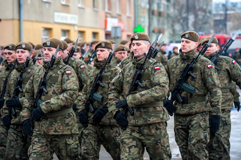 Uroczystość złożenia 4przysięgi wojskowej żołnierzy WOT (26330567318)