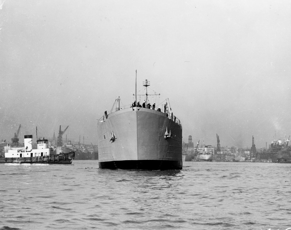 USS EGERIA (ARL-8) at Baltimore, Maryland, circa April 1944. (51078642217)