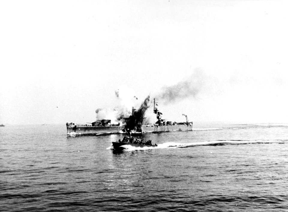 USS Savannah (CL-42) September 1943 (50320394902)