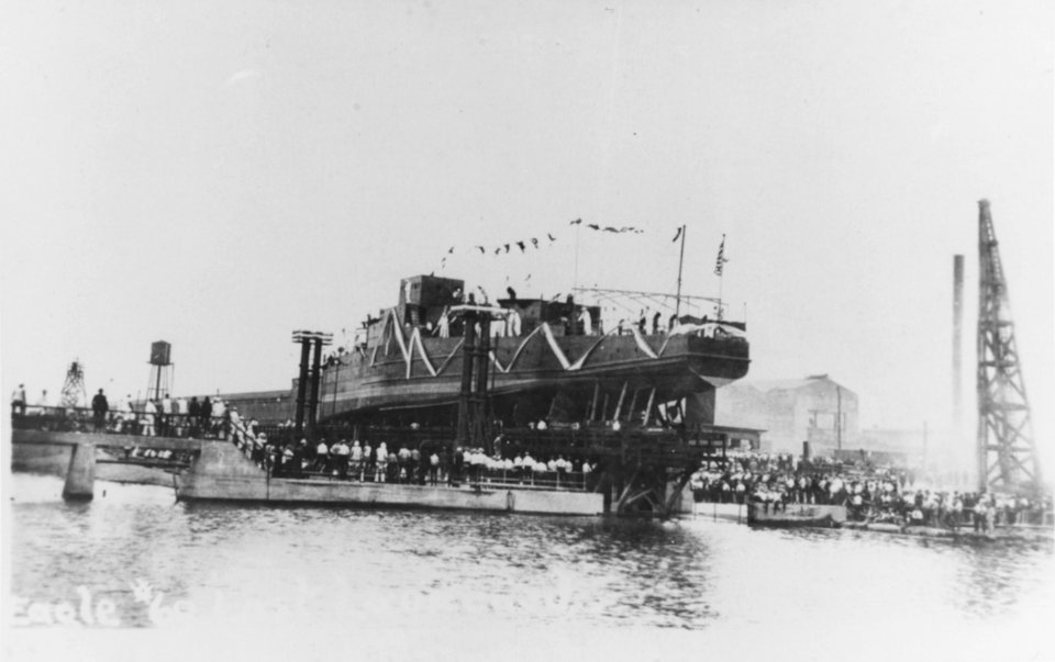USS Eagle boat (PE-60) Being launched at the Ford Motor Company, Detroit, Michigan, August 13th 1919. (50246992838)