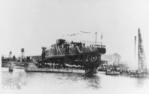 USS Eagle boat (PE-60) Being launched at the Ford Motor Company, Detroit, Michigan, August 13th 1919. (50246992838)