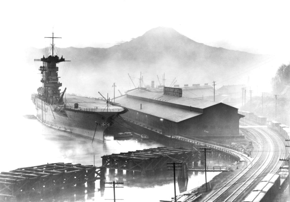 USS Lexington (CV-2) serving as an electrical power plant at Tacoma, WA in 1929. (51036646992)