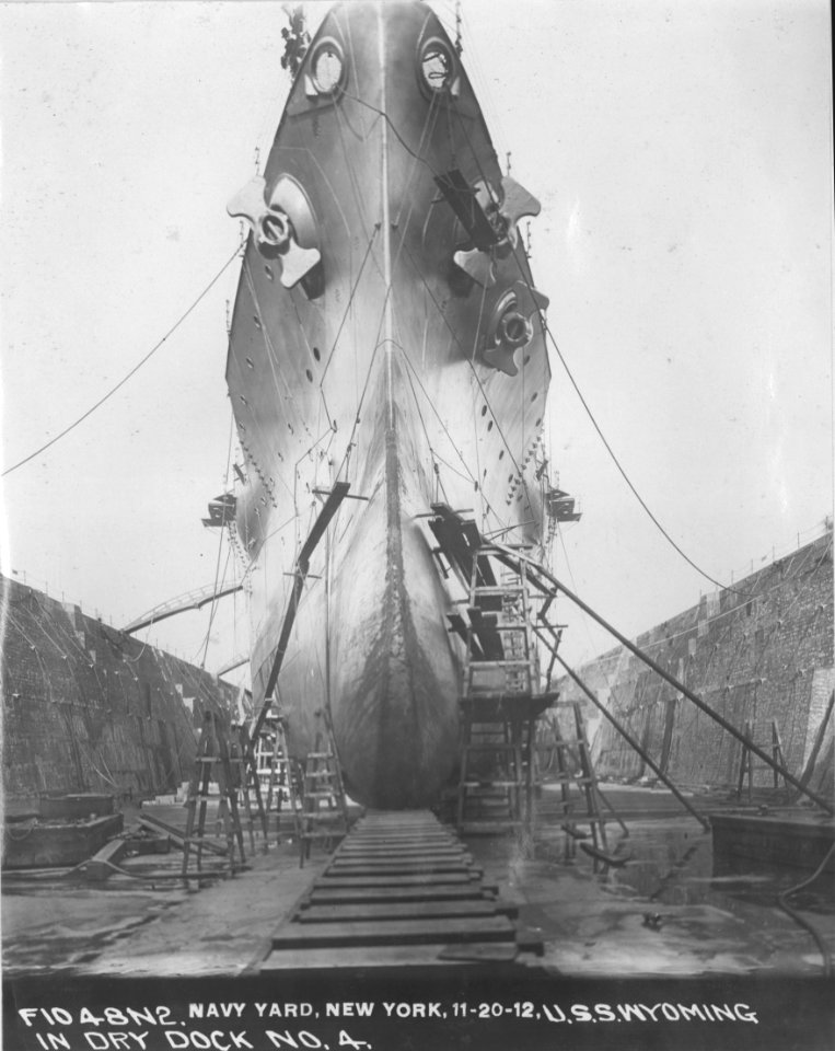 USS Wyoming (BB-32) in dry dock NO 4, Brooklyn Navy Yard on 20 November 1912. (49979004852)
