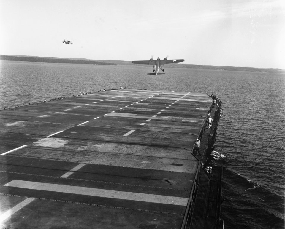 USS Sable (IX-81) Launching a TDN-1 drone while steaming off Traverse City, Michigan, during flight tests on 10 August 1943 (50336265178)