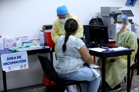 Vacunación a Docentes Universitarios 3533 (51291924847)