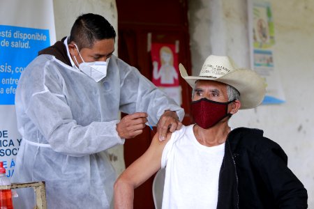 Vacunación anti covid en Jalapa (51566624833)