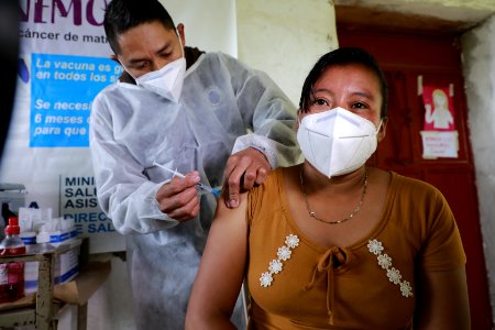 Vacunación anti covid en Jalapa (51565588042)