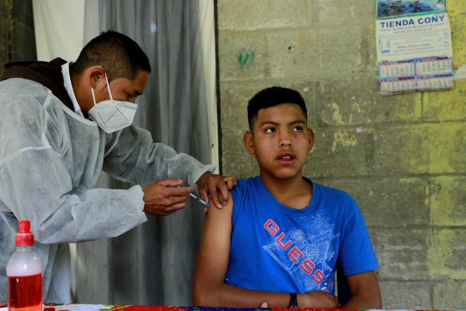 Vacunación anti covid en Jalapa (51566383771)