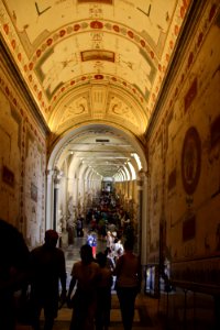 Vatican Museum (48465308446)