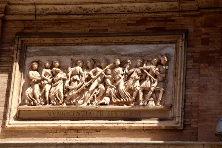 Vatican Museum (48465220351)
