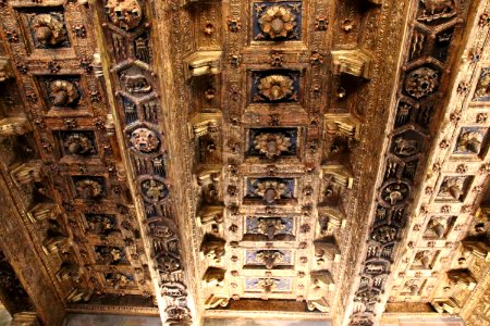 Vatican Museum (48466129436)